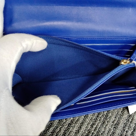 CHANEL lambskin long wallet - Picture 8 of 10